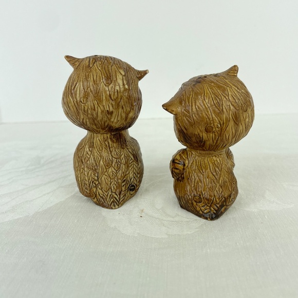 Vintage Salt & Pepper Shakers Brown Resin Owls with Big Eyes - Picture 2 of 6